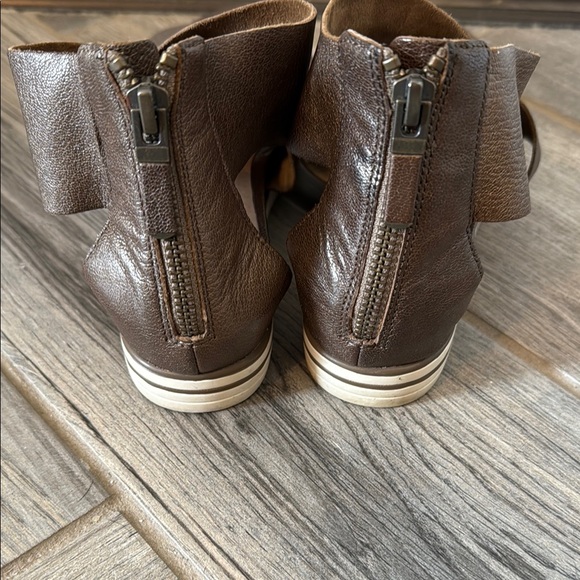 Eileen Fischer Sport Tumbled Bronze Metallic Leather Sneaker Sandals Sz 6 - Picture 5 of 7